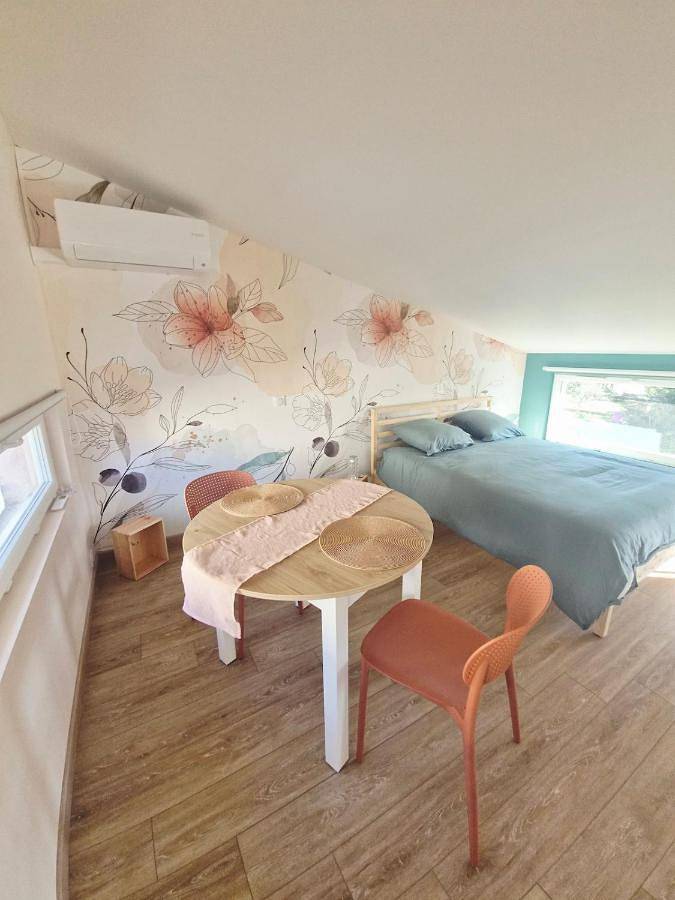 Gîte pour 2 personnes, avec jacuzzi à Burlats