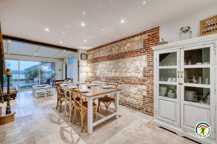 Gîte pour 8 personnes, avec Terrasse ainsi que Jardin et Vue