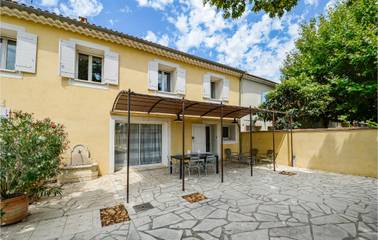 Gîte pour 6 personnes, avec terrasse à Châteauneuf-de-Gadagne