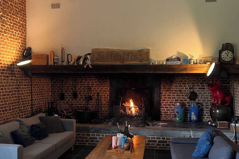 Country house set in 11ha of parkland in Locquignol, Avesnes-sur-Helpe