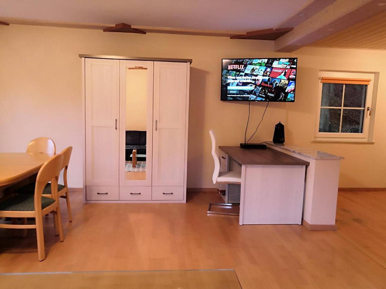 Ganze Wohnung, 'Ferienhaus Am Bach' mit Terrasse in Deuerling, Ostbayern