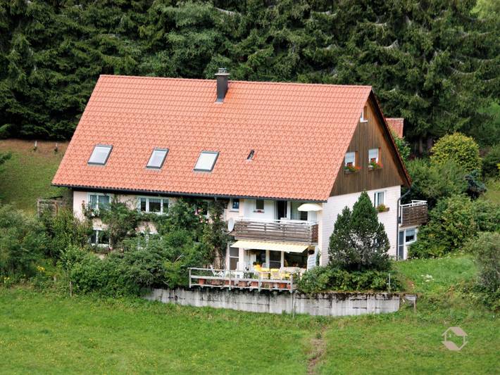 Entire studio, Holiday Apartment '3' with Private Terrace and Shared Garden in Schönwald im Schwarzwald, Southern Black Forest