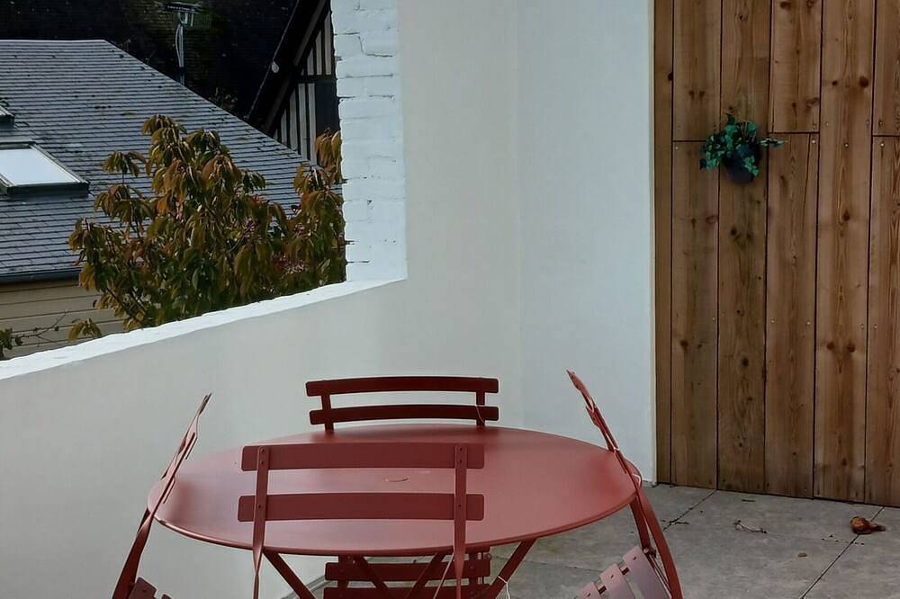 Appartement entier, Appartement terrasse Proche plage et hippodrome de clairefontaine in Benerville-sur-Mer, Région de Lisieux