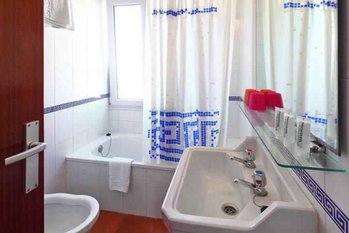 Hôtel pour 2 personnes, adapté aux familles à Lloret de Mar - 2