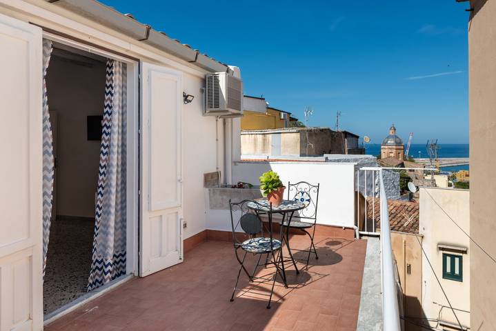 Appartamento per 5 persone, con balcone a Termini Imerese