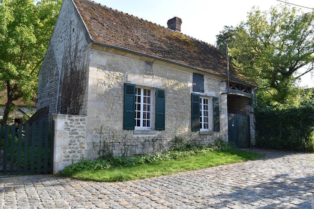 Gite au cœur d'un village tranquille en Sud Picardie in Ully-Saint-Georges, Oise