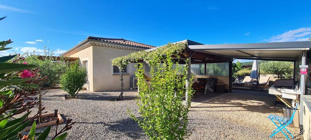 Gîte pour 4 personnes, avec jardin et terrasse à Ruoms - 2