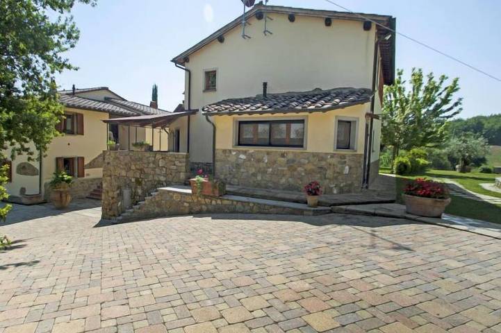Agriturismo per 6 persone, con piscina, con animali domestici in Bucine