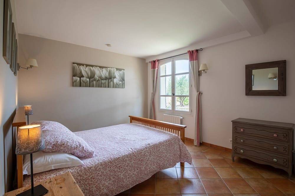 Le Clos des Pins, vue Mont Ventoux in Roaix, Vaucluse