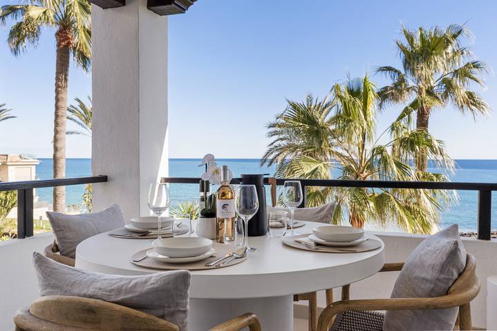 Ferienwohnung für 4 Personen, mit Pool und Meerblick sowie Balkon - 1