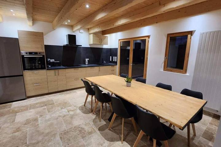 Location de vacances pour 6 personnes, avec Jacuzzi et Terrasse ainsi que Jardin et Piscine à Mercury - 2