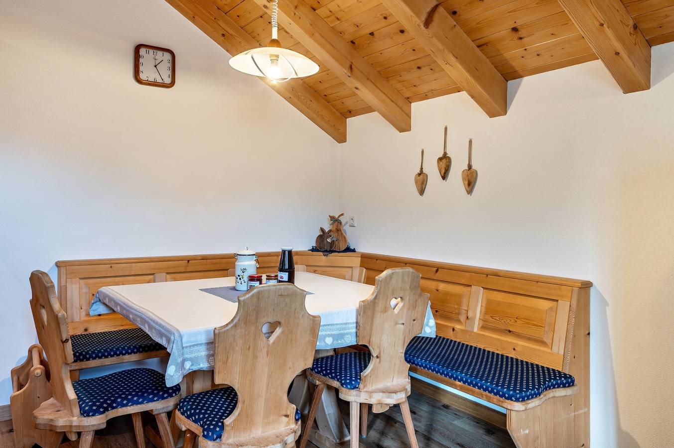 Ganze Wohnung, Ferienwohnung 'Kranebitterhof Enzian' mit Bergblick, Gemeinschaftsgarten und Wlan in Olang, Dolomiti Superski