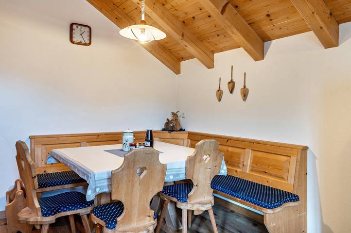 Hel lägenhet, Apartment 'Kranebitterhof Enzian' with Mountain View, Shared Garden and Wi-Fi in Olang, Dolomiti Superski