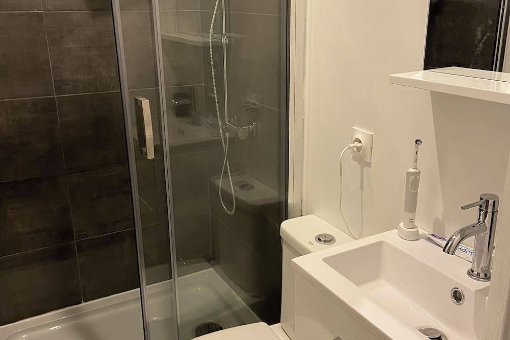 Charming house in the heart of the Parc du Languedoc.sea and river nearby in Roujan, Béziers region