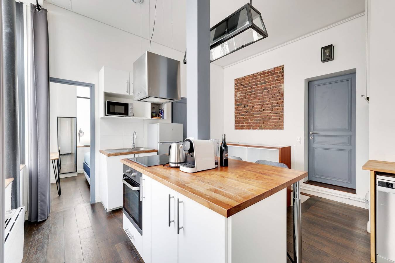 Entire apartment, Renovated Design Apartment In Montparnasse in Paris, Ile de France