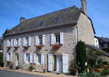 Gîte pour 10 personnes, avec terrasse et jardin en Corrèze