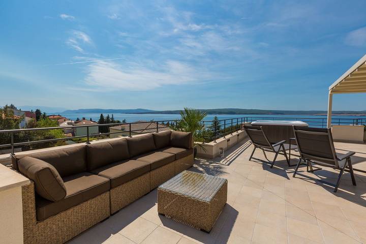 Ferienwohnung für 2 Personen, mit Balkon und Terrasse sowie Sauna in Dramalj - 2