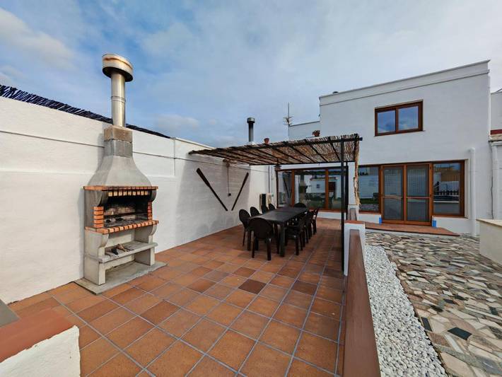 Location de vacances pour 10 personnes, avec jardin ainsi que vue et piscine, animaux acceptés dans Poble Nou Del Delta - 4