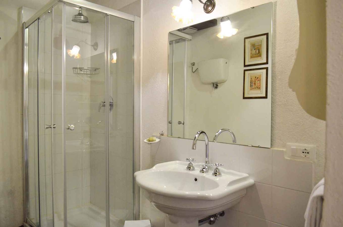 Geheel vakantieappartement, Vakantiewoning met buitenzwembad en Wifi  in Cegliolo, Provincie Arezzo