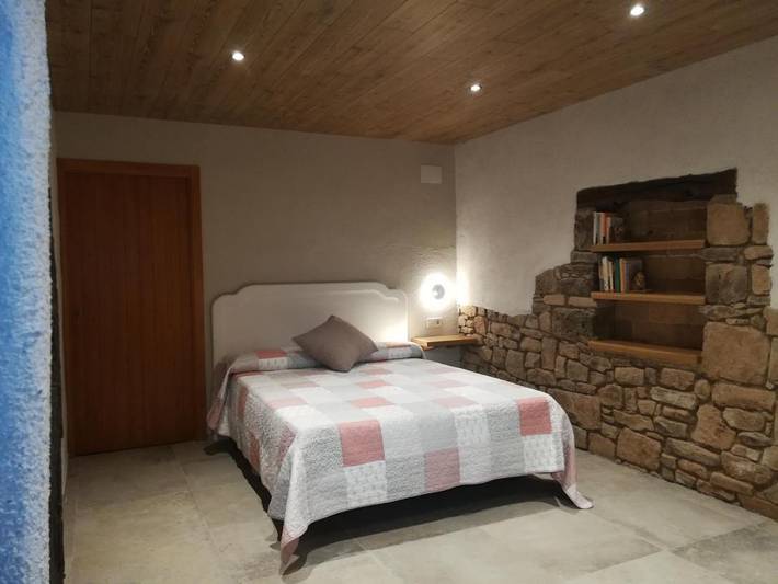Casa rural para 4 personas, con Terraza y Jardín además de Piscina para niños y Piscina en Osona - 2