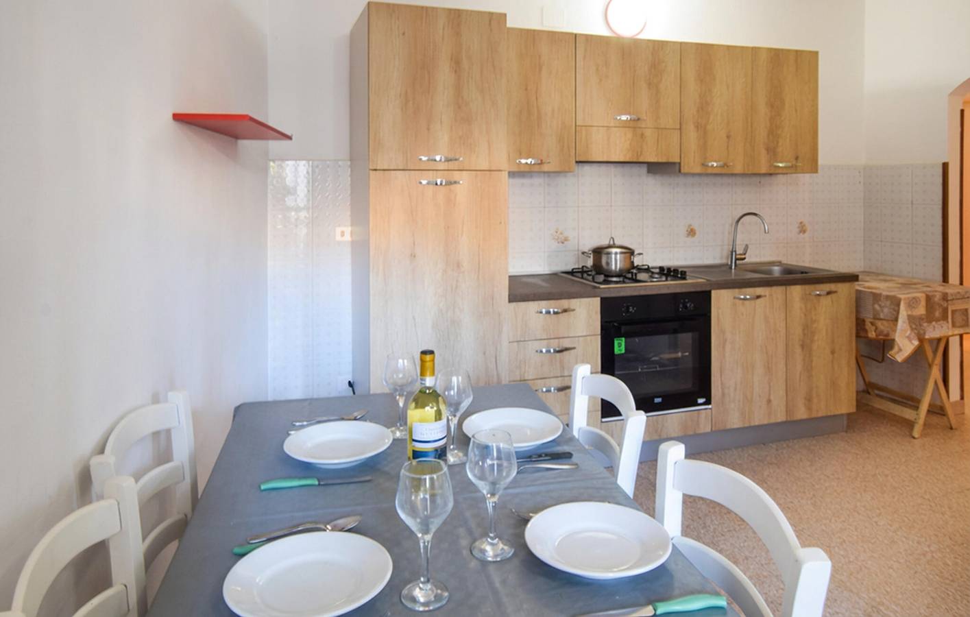 Ganze Ferienwohnung, Gemütliches Apartment mit Meerblick, WLAN, Parkplatz und Küche in Strandnähe in Santa Maria (Vibo Valentia), Vibo Valentia Provinz