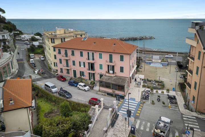 Gîte pour 5 personnes, avec vue sur l’océan et balcon, adapté aux familles dans Lavagna - 2