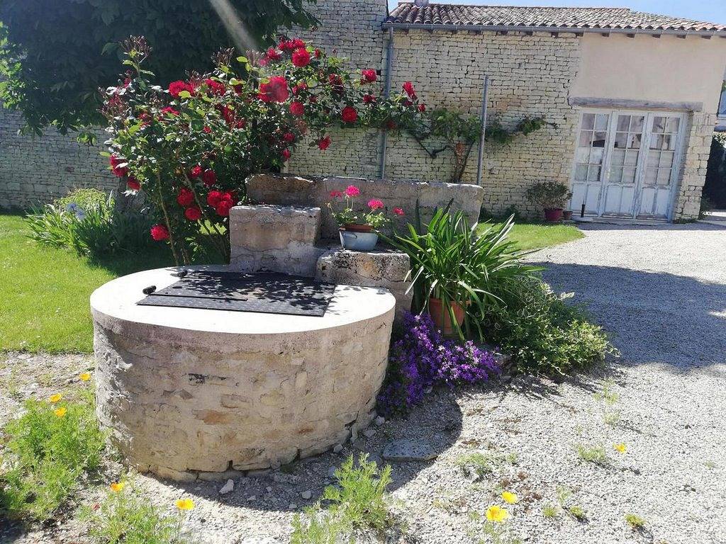 Gite du Puits - Gîtes La Revetizon in Saint-Pierre-d'Amilly, Région de Rochefort