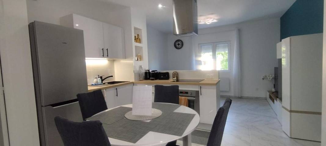 Appartement de vacances pour 8 personnes, avec Terrasse et Jardin