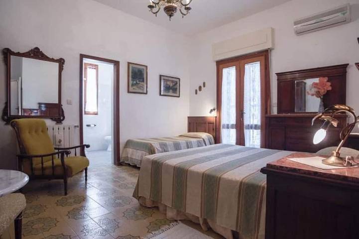 Villa con 2 appartamenti spaziosi per 2 x 7 persone e piscina vicino a Pisa e al mare in Fauglia, Riviera Toscana