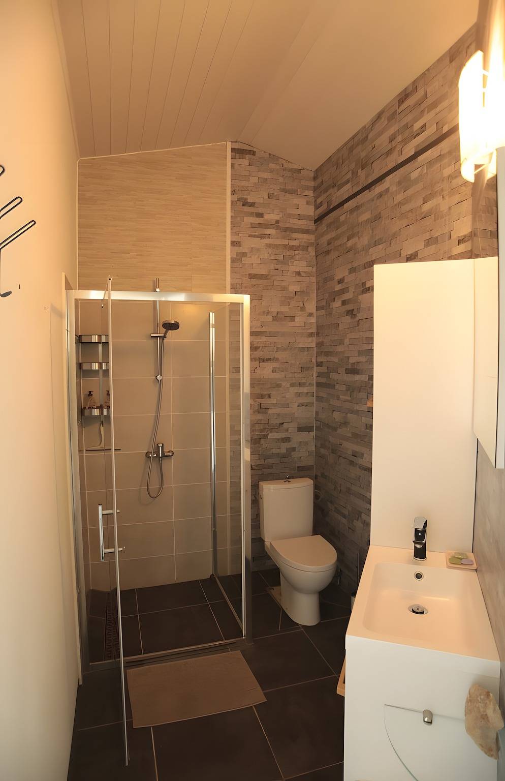 Appartement entier, Appartement avec terrasse privative et piscine in Mévouillon, Région de nyons