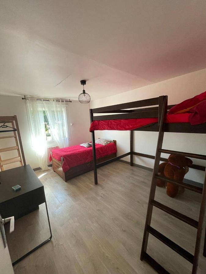 Location de vacances pour 9 personnes, avec vue et jardin à Salmiech - 3