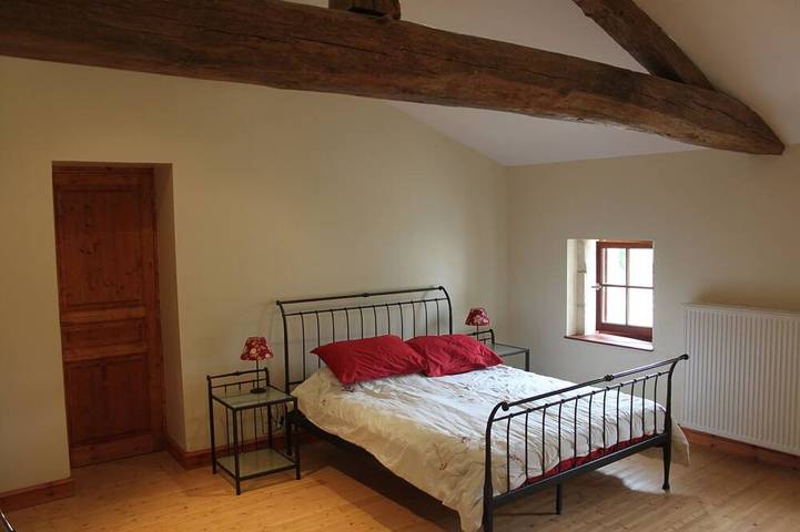 Ferme restaurée avec amour avec grande piscine privée située dans 5 acres près de Saintes in Courcoury, Région de Saintes