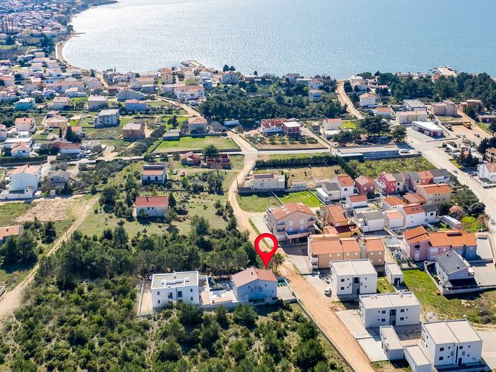 Ferienhaus für 8 Personen, mit Balkon und Terrasse sowie Garten in Vrsi