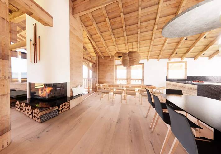 Gîte pour 16 personnes, avec piscine et balcon dans Office De Tourisme De Vars