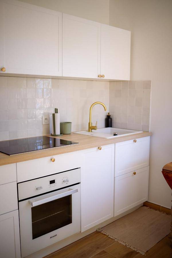 Location de vacances pour 6 personnes, avec vue ainsi que jardin et terrasse dans Port des Oursinières - 4