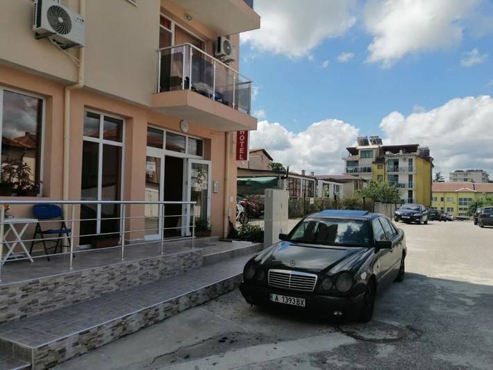 Hotel dla 2 osób, z Balkon i Jacuzzi oraz Taras i Ogród w Primorsko