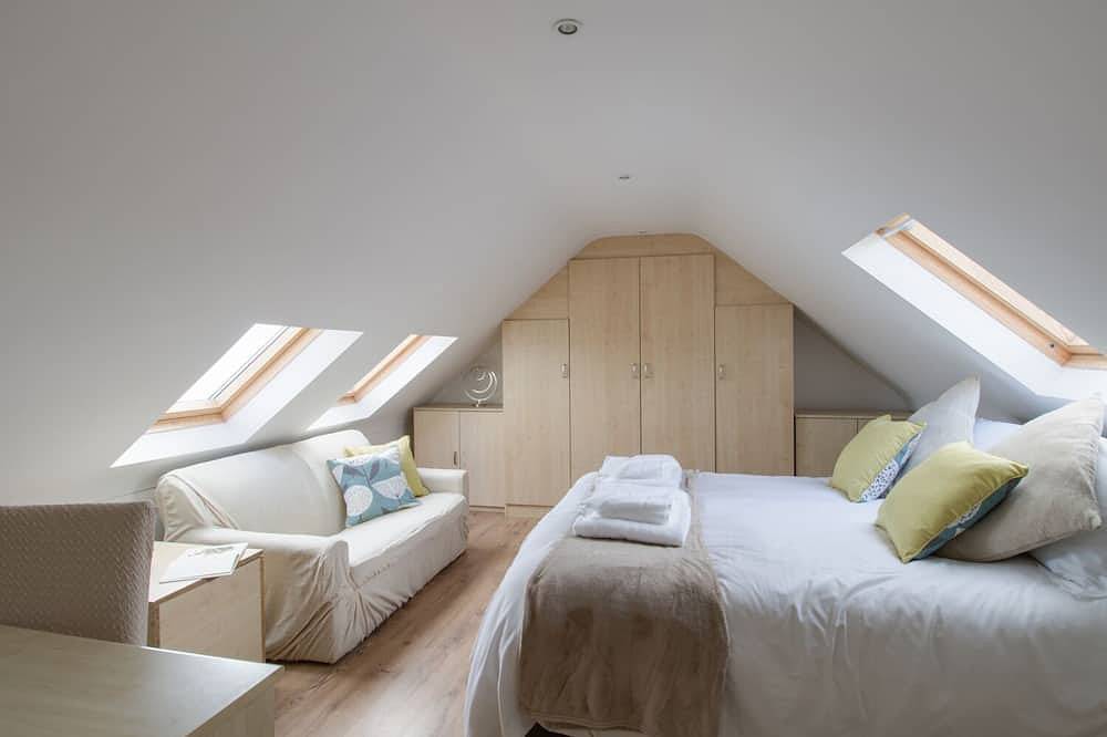 The Lookout -The House With A View, pet friendly in Weymouth in Weymouth, Dorset