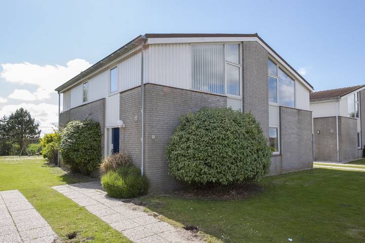 Bungalow für 6 Personen, mit Balkon/Terrasse und Balkon sowie Terrasse und Garten