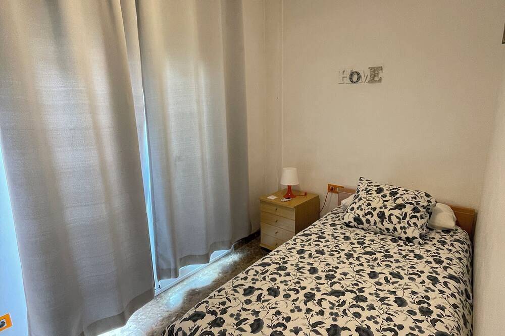 Ca la Luna (Ideal to enjoy the tranquility) 5 min from downtown. in Badalona, Barcelonès