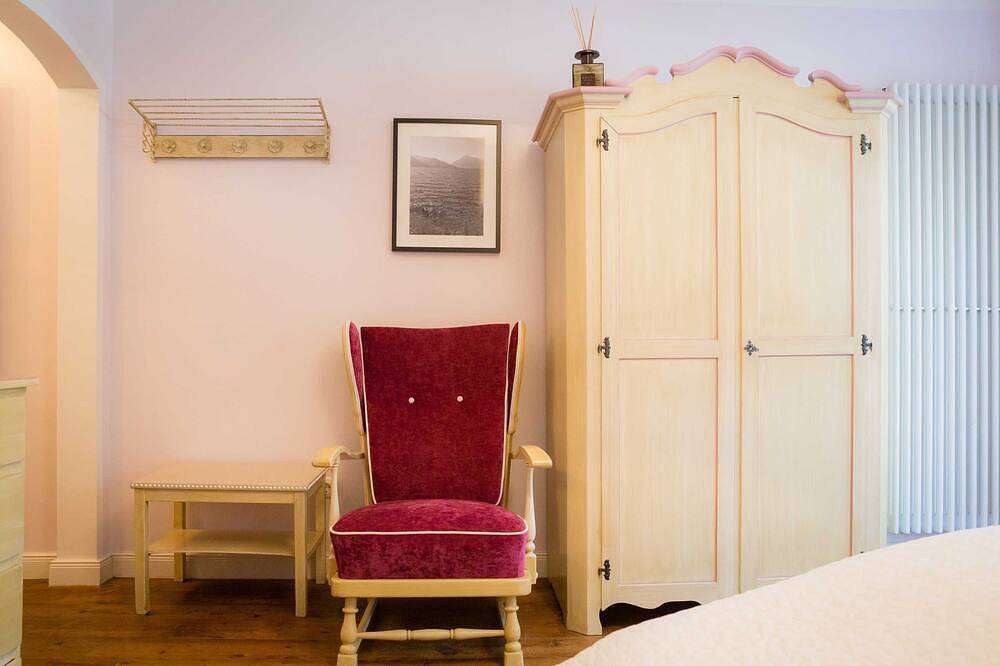 Luxury Suite - Bio Design Boutique Hotel Landhaus St. Georg in Bad Wiessee, Bavarian Alps