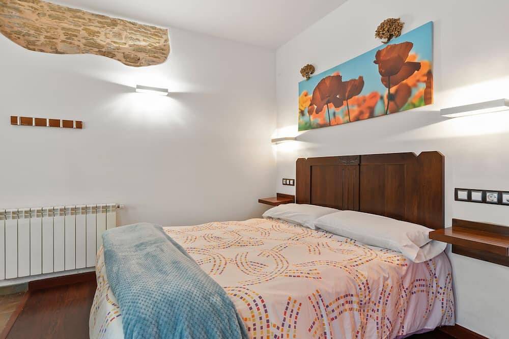 Apartamento entero, Apartamento 'L De Alborada Del Eo' con vistas a la montaña, terraza privada y Wi-Fi in Vegadeo, Costa Verde