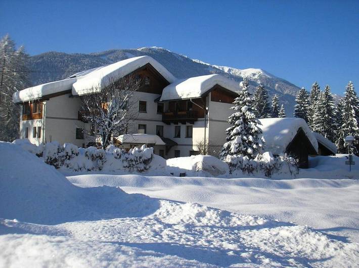 Ferienhaus für 5 Personen, mit Balkon und Terrasse sowie Garten und Ausblick in Jenig