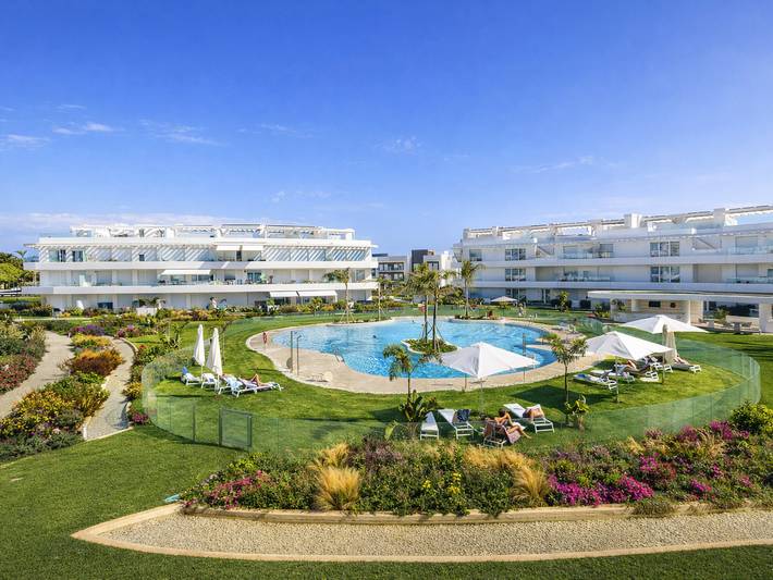 Appartement de vacances pour 4 personnes, avec terrasse ainsi que jardin et piscine