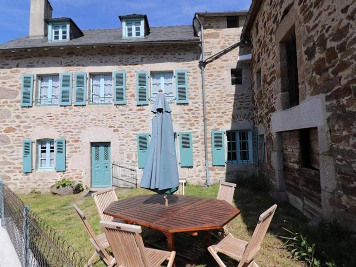 Location de vacances pour 5 personnes, avec jardin à Lorcières