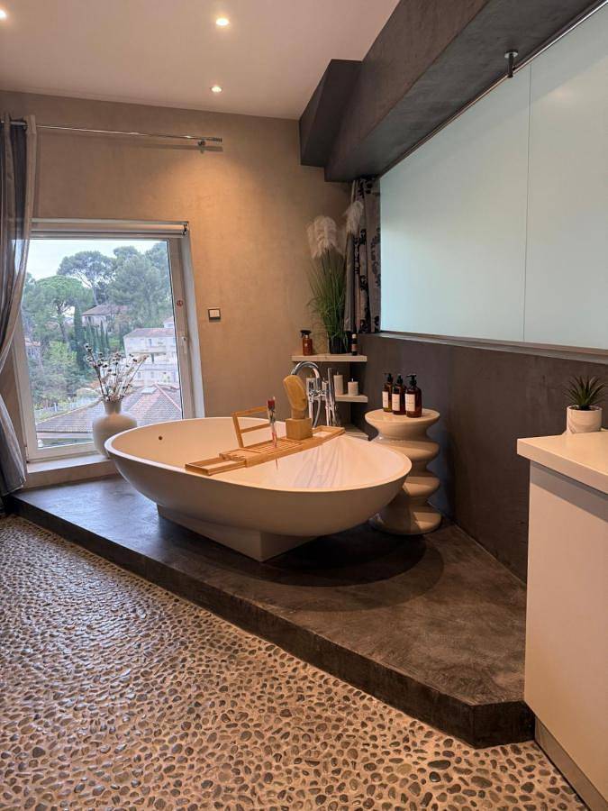 Maison d’hôte pour 4 personnes, avec sauna et jardin ainsi que piscine et jacuzzi à la La Ciotat - 2