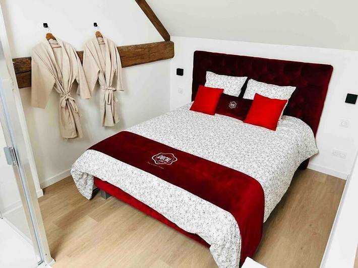 Gîte pour 4 personnes, avec jacuzzi et jardin ainsi que sauna et terrasse à Vignoles