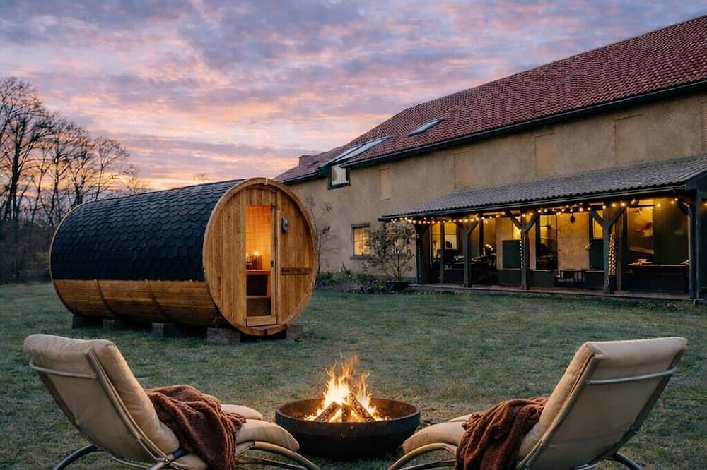 Exklusives Ferienhaus mit privater Fasssauna – Ruhe & Natur in Naturschutzgebiet Nuthe-Nieplitz-Niederung, Mittelmark