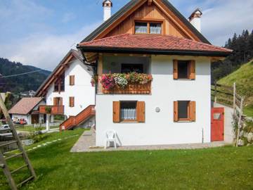 Gîte pour 4 personnes, avec balcon et jardin à Ovaro