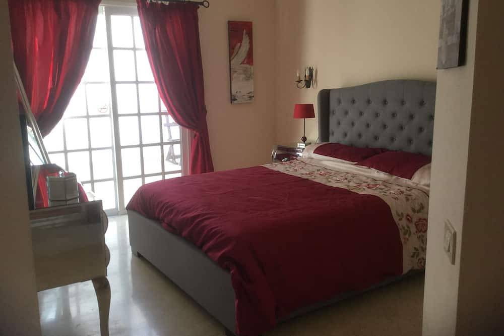 Privat villa med fire soverom Perfekt for familier eller par med privat basseng in La Caleta, Adeje
