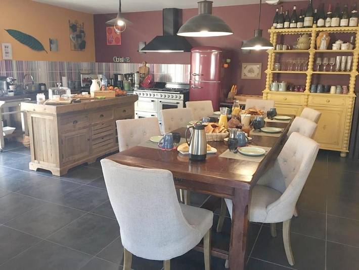 Chambre d’hôte pour 2 personnes, avec Terrasse et Jardin ainsi que Piscine et Sauna